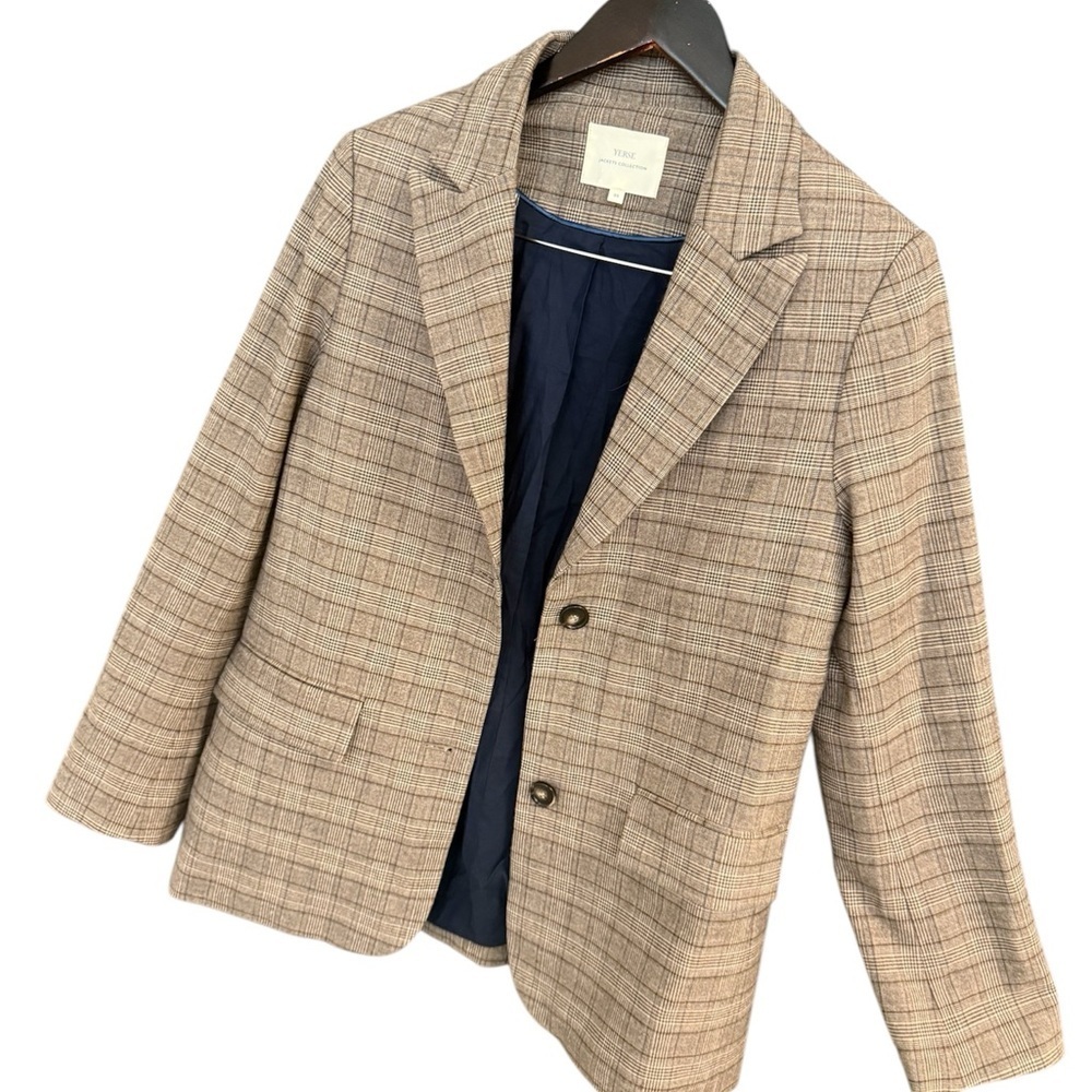 Yerse XS worn a couple times MINT condition Classic Tan Plaid Blazer OVERSIZED